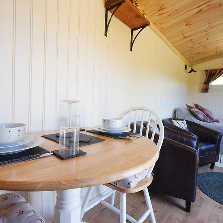 The Laburnum Retreat Shepherd Hut Private Hot Tub Upper Hulme Exteriör bild