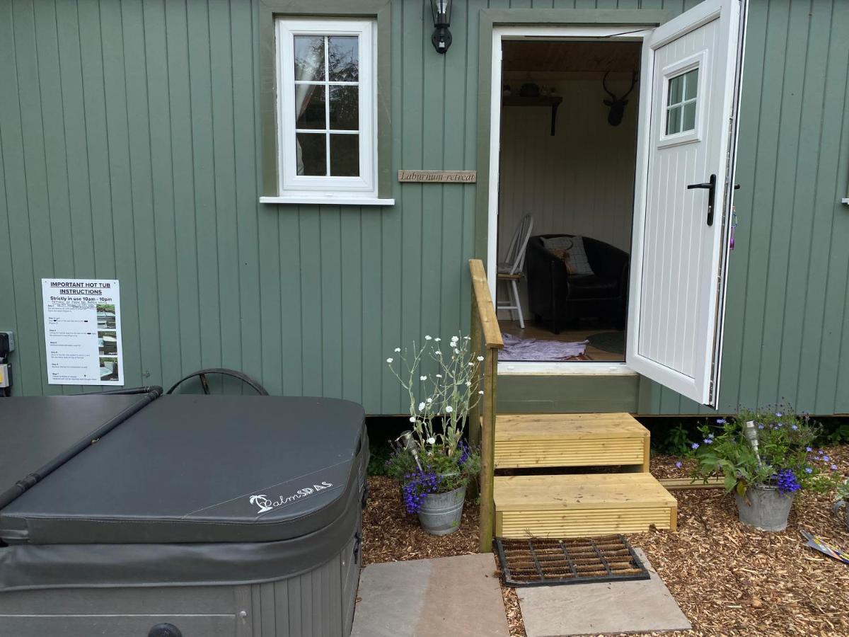 The Laburnum Retreat Shepherd Hut Private Hot Tub Upper Hulme Exteriör bild