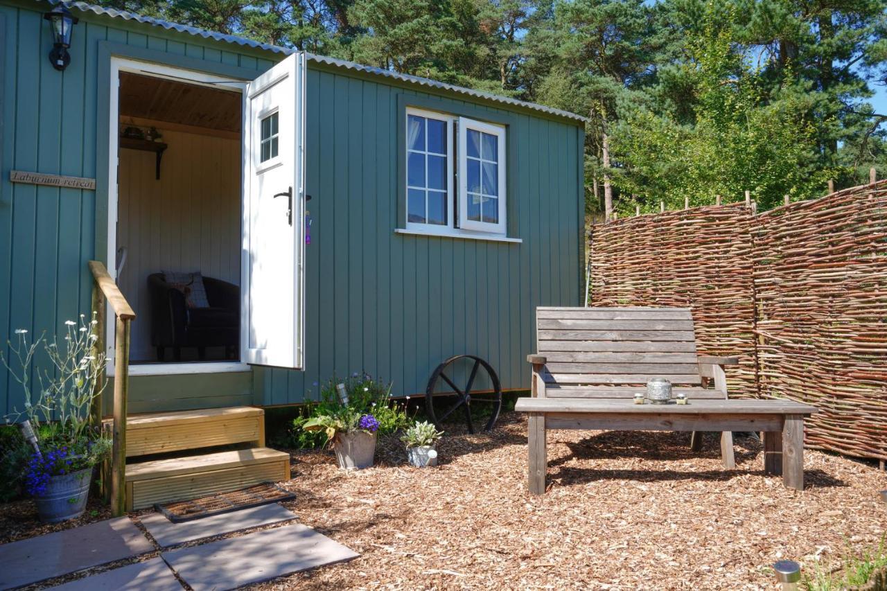 The Laburnum Retreat Shepherd Hut Private Hot Tub Upper Hulme Exteriör bild