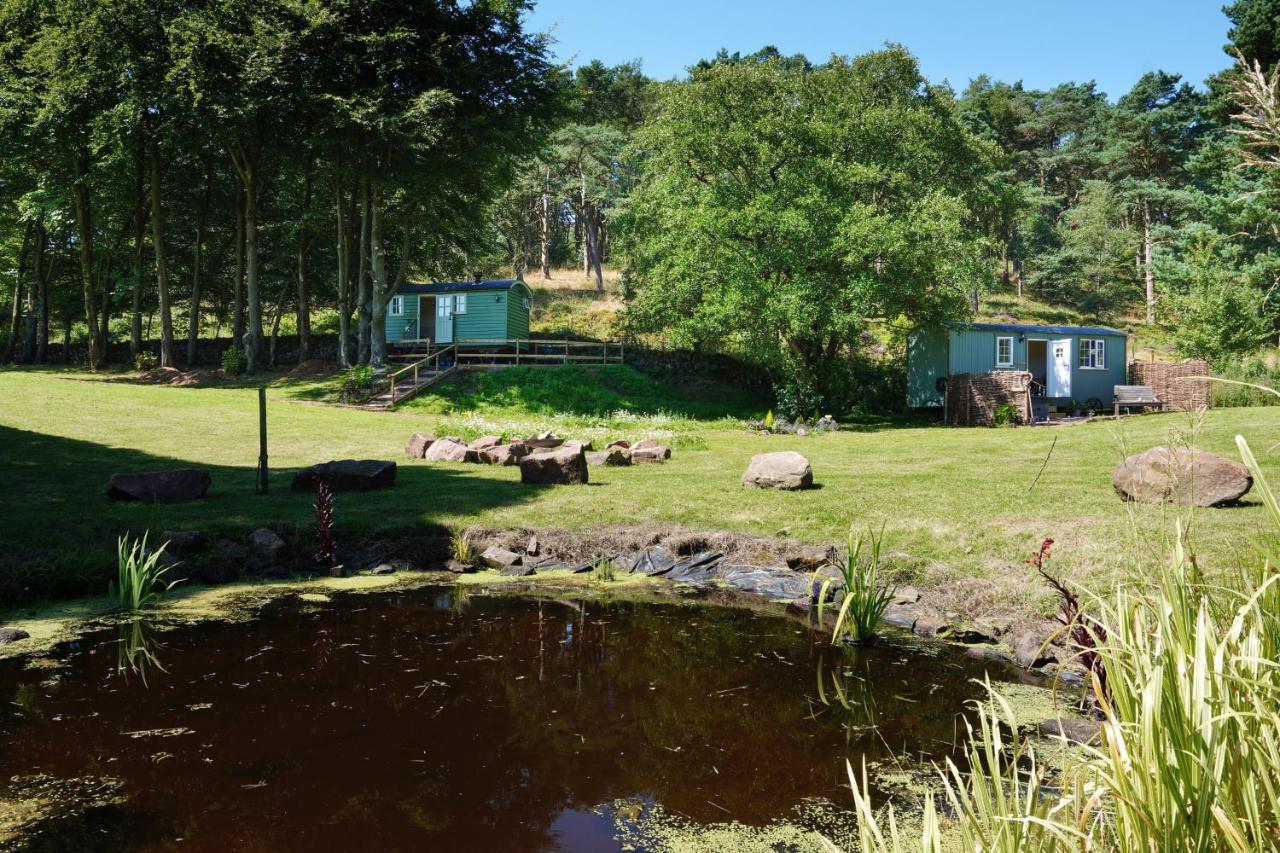 The Laburnum Retreat Shepherd Hut Private Hot Tub Upper Hulme Exteriör bild